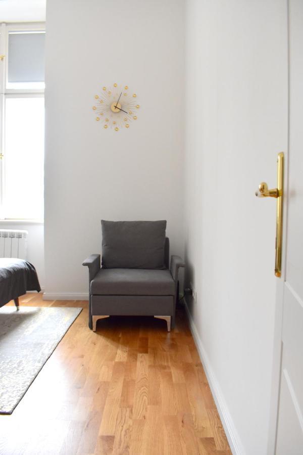 Lovely Apartment In Center Praga Exterior foto